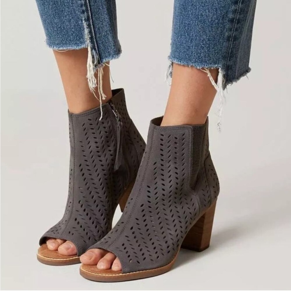 TOMS Majorca Peep Toe Perf Suede Heeled Booties Size 7 in Gray